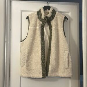 Madewell Sherpa vest with olive green floral detailing